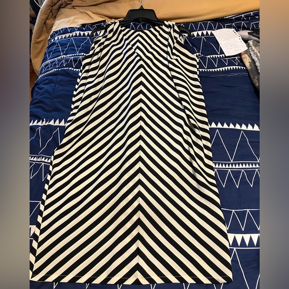$120 Felicity & Coco zig zag stripe black & cream lightweight sheath dress. S M - Picture 10 of 12
